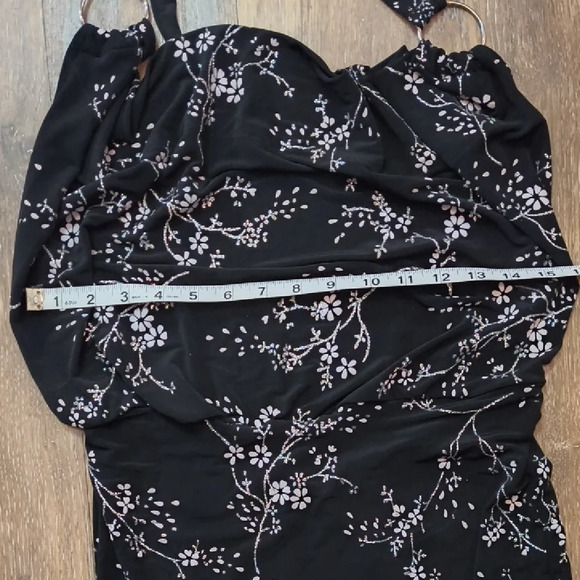 Chic Black Floral Backless Dress - Picture 8 of 10